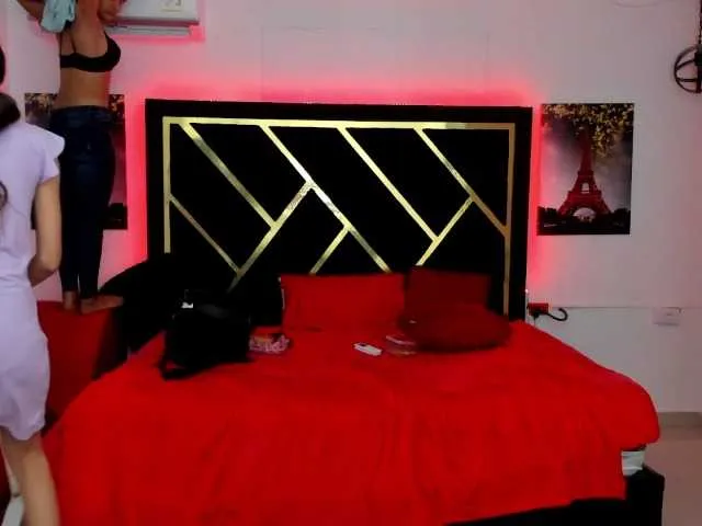 Live sex webcam photo for sexychanell-1 #277100683