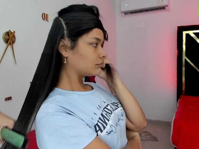 Live sex webcam photo for sexychanell-1 #277238797