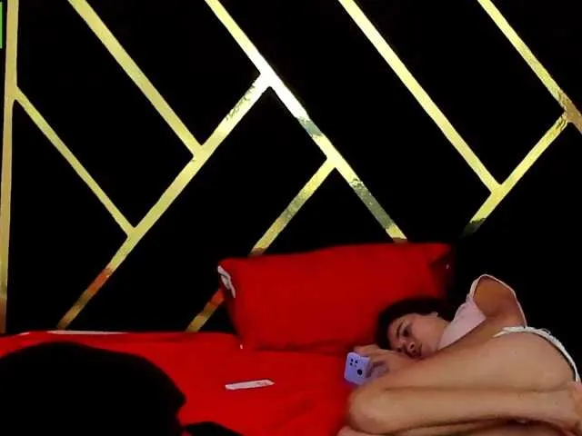 Live sex webcam photo for sexychanell-1 #277313150