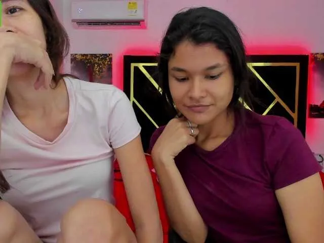 Live sex webcam photo for sexychanell-1 #277480509