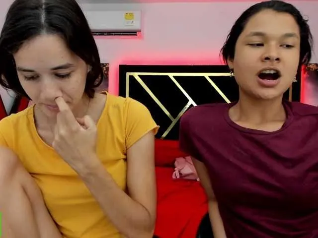 Live sex webcam photo for sexychanell-1 #277705912