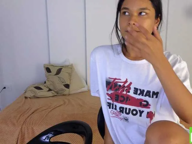 Live sex webcam photo for sexychanell-1 #291092479