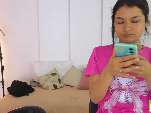 Live sex webcam photo for sexychanell-1 #291221258