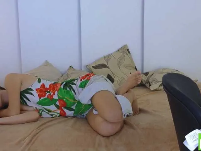 Live sex webcam photo for sexychanell-1 #291233733