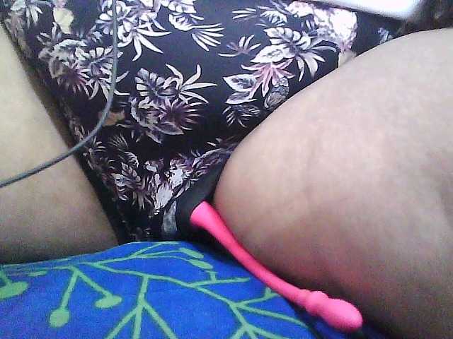 Live sex webcam photo for sexycharu #292279476