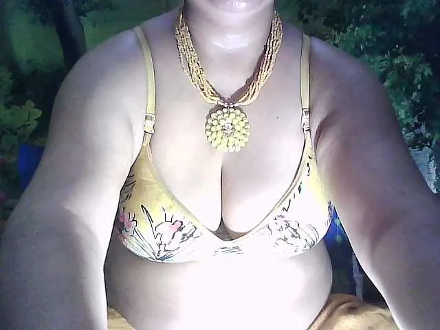 Live sex webcam photo for sexycharu #293700045