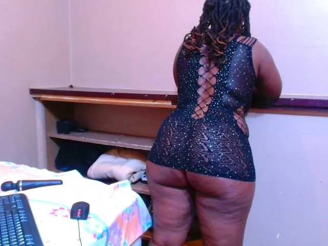 Live sex webcam photo for sexychocolatbox10 #291905646