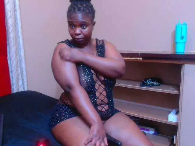 Live sex webcam photo for sexychocolatbox10 #292205079