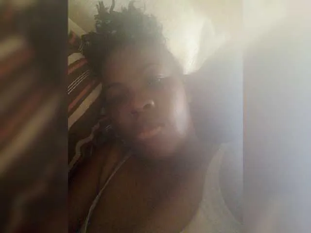Live sex webcam photo for sexycurvygal #276782017