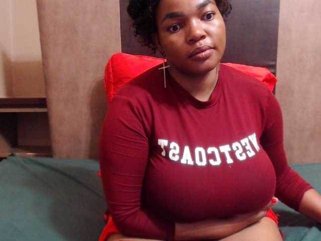 Live sex webcam photo for sexyeboncurvy #277862484