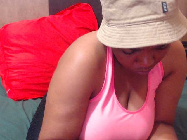 Live sex webcam photo for sexyeboncurvy #277888790