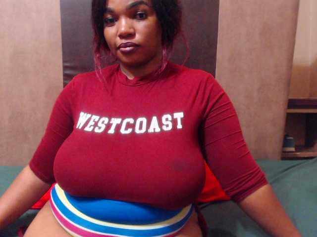 Live sex webcam photo for sexyeboncurvy #277909839