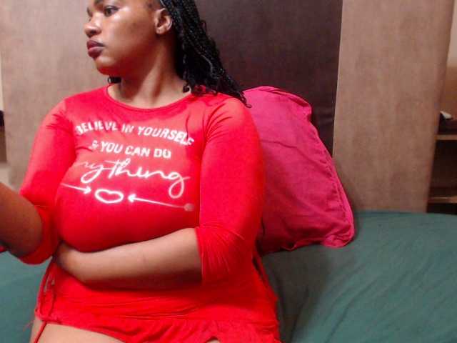 Live sex webcam photo for sexyeboncurvy #278050982