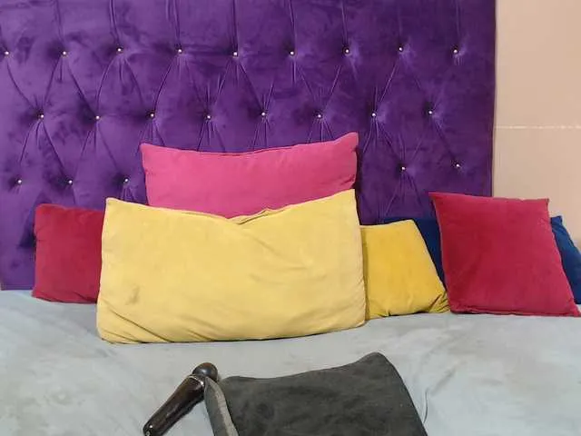 Live sex webcam photo for sexyeboncurvy #290799371