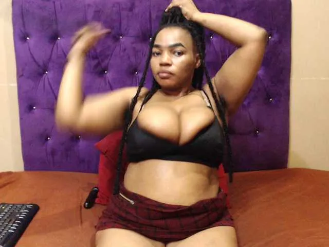 Live sex webcam photo for sexyeboncurvy #293692361
