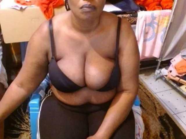 Live sex webcam photo for sexyebony56 #274296808