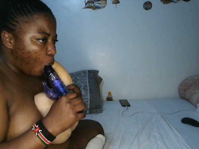 Live sex webcam photo for sexygoddess1 #276193436