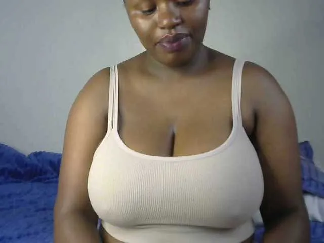 Live sex webcam photo for sexyhazel #293641457