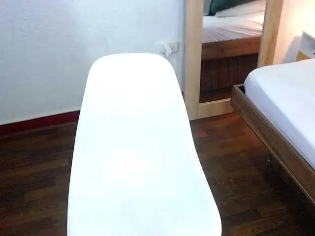 Live sex webcam photo for sexyhellen69 #290182174