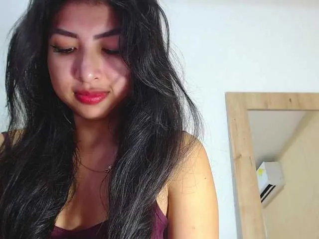 Live sex webcam photo for sexyhellen69 #290240261