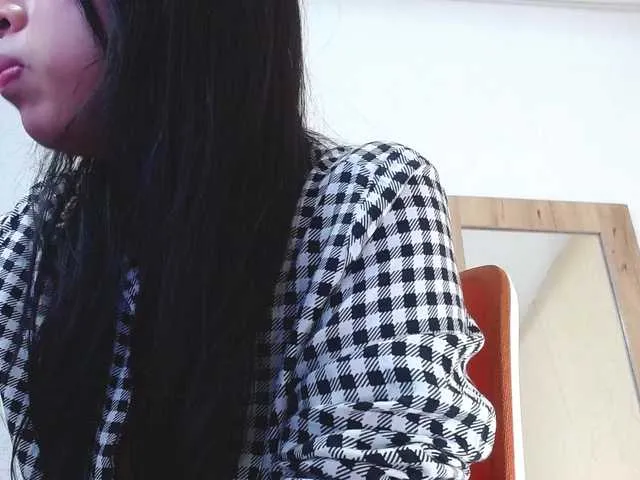 Live sex webcam photo for sexyhellen69 #290351974