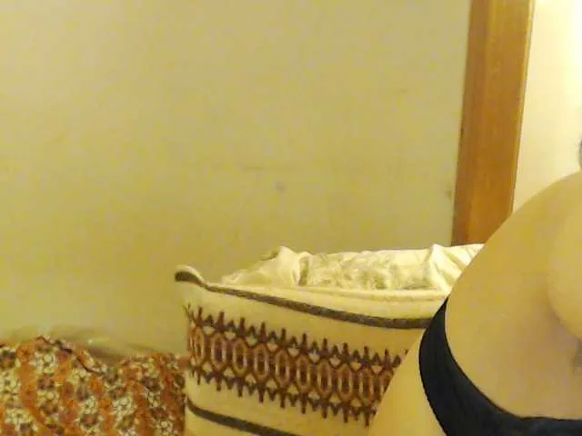 Live sex webcam photo for sexyhotemma #274325016