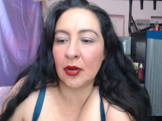 Live sex webcam photo for sexyhotlatine #275934214
