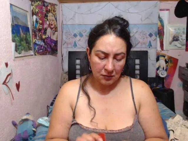 Live sex webcam photo for sexyhotlatine #277740331