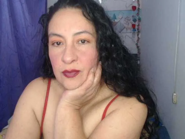 Live sex webcam photo for sexyhotlatine #289556696