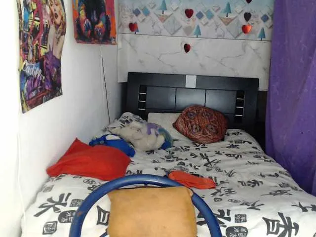 Live sex webcam photo for sexyhotlatine #290147090