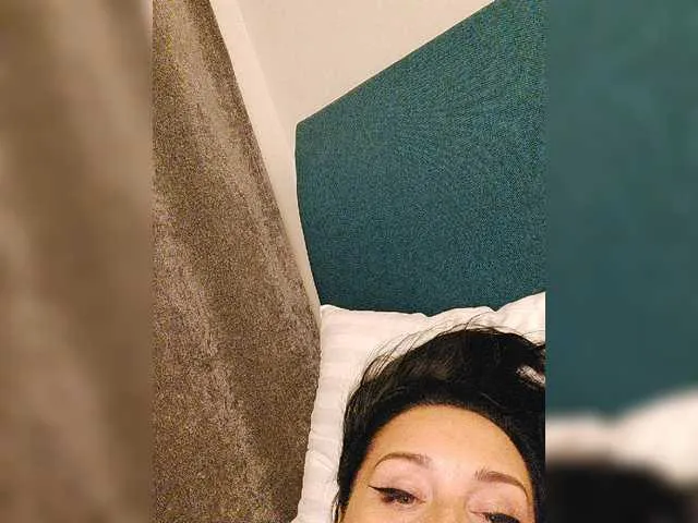 Live sex webcam photo for sexylady4u #276388486