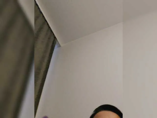 Live sex webcam photo for sexylady4u #276488377