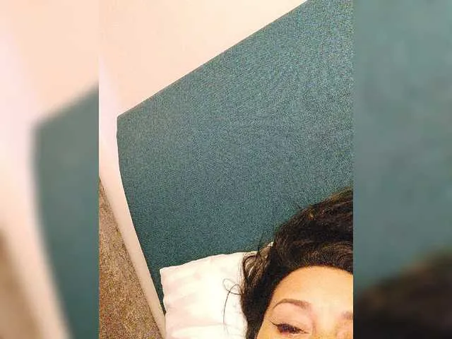 Live sex webcam photo for sexylady4u #276548565