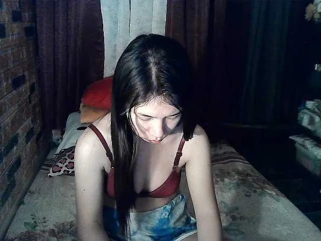 Live sex webcam photo for sexymae1 #275663904