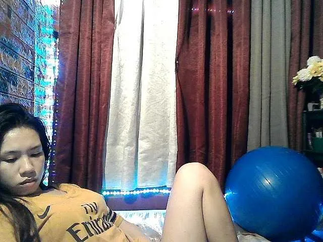 Live sex webcam photo for sexymae1 #275915002