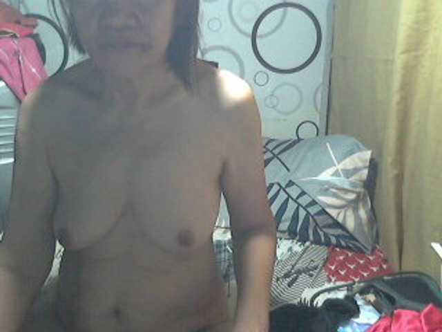 Live sex webcam photo for sexymom29 #290443384