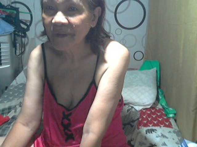 Live sex webcam photo for sexymom29 #290874753