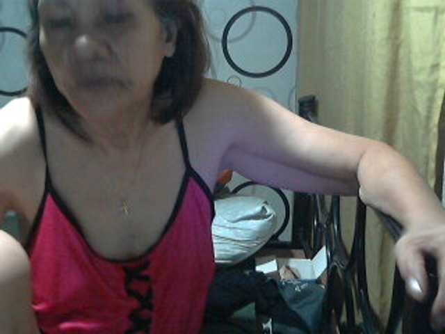 Live sex webcam photo for sexymom29 #291034522