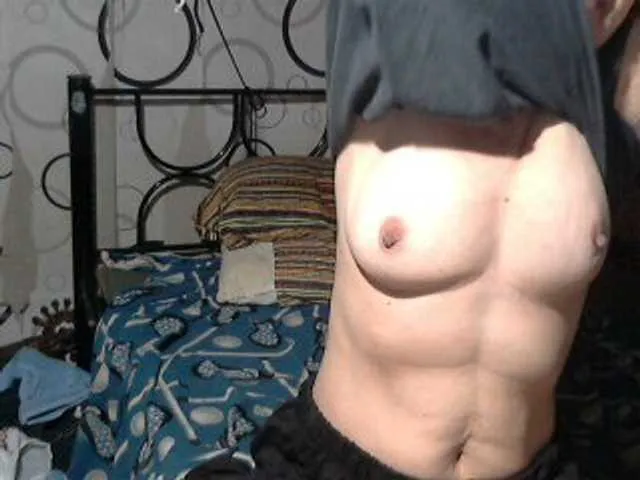 Live sex webcam photo for sexymom29 #291424790