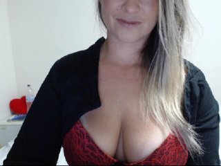 Live sex webcam photo for sexysarah27 #194081715