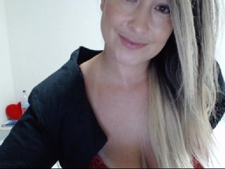Live sex webcam photo for sexysarah27 #194266439