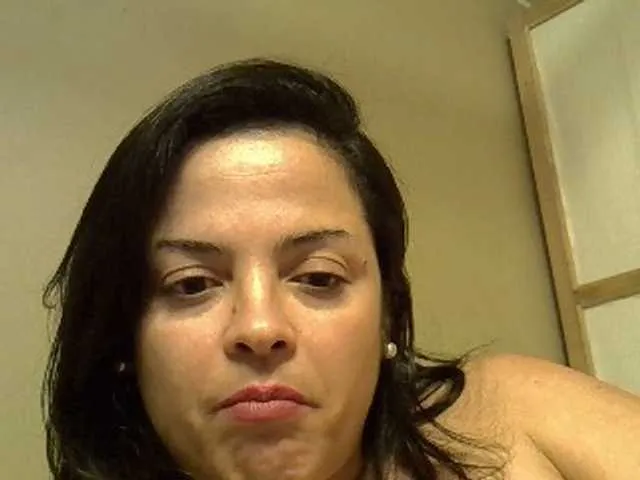 Live sex webcam photo for sexysexy345 #292150481