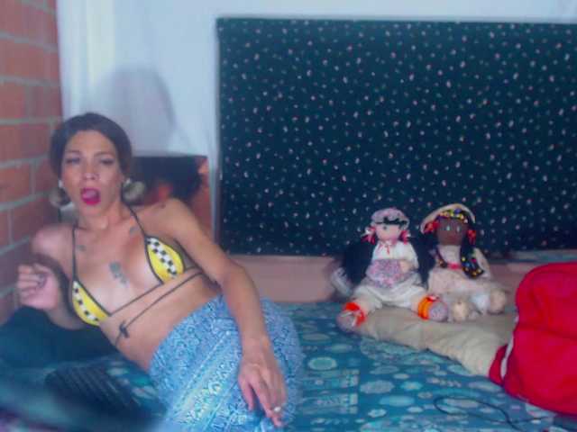 Live sex webcam photo for sexyslimcat #277578679