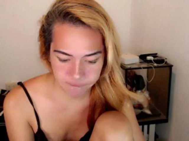 Live sex webcam photo for sexywildjenny #275491598