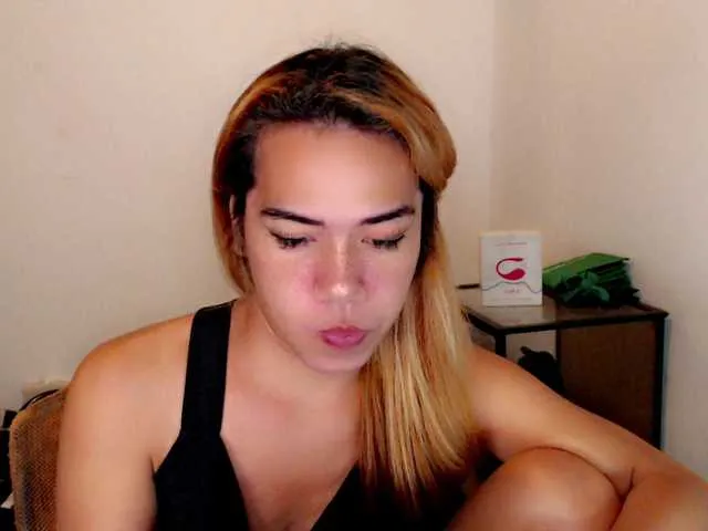 Live sex webcam photo for sexywildjenny #275570629