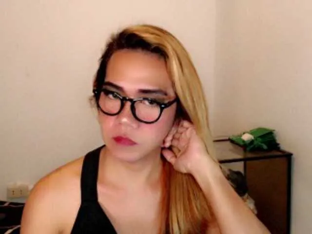 Live sex webcam photo for sexywildjenny #275576162