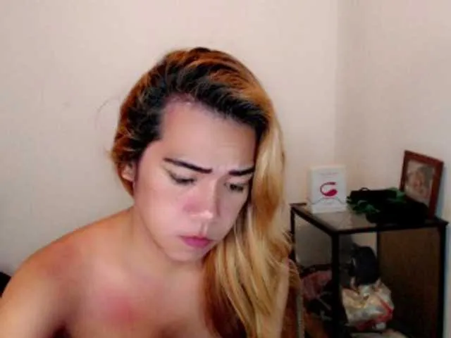 Live sex webcam photo for sexywildjenny #275591901