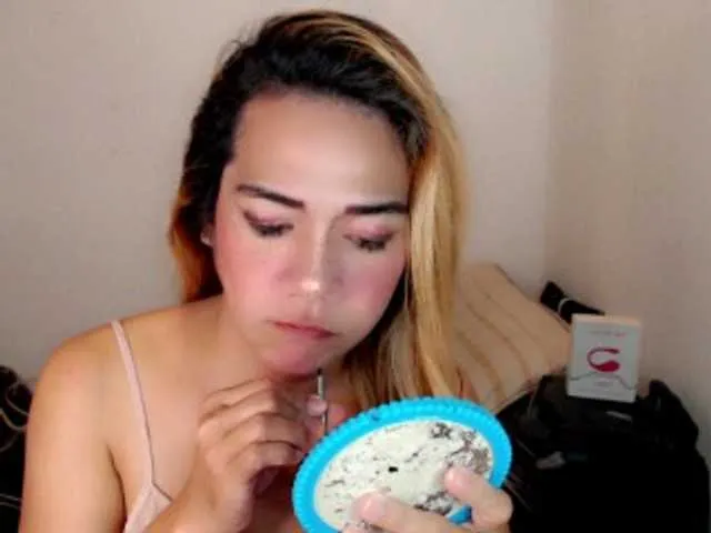 Live sex webcam photo for sexywildjenny #276030041