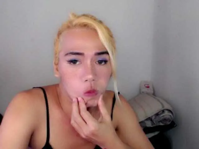 Live sex webcam photo for sexywildjenny #276103607