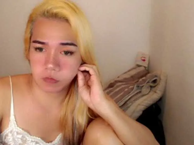 Live sex webcam photo for sexywildjenny #276222888
